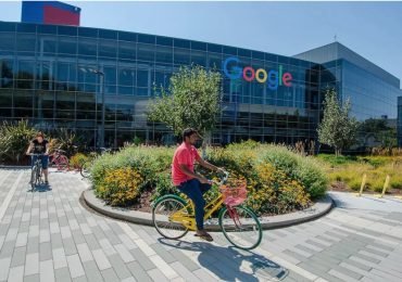 Google's main headquarter lies in California which caters more than 5,000 employees in its 12-story complex building.